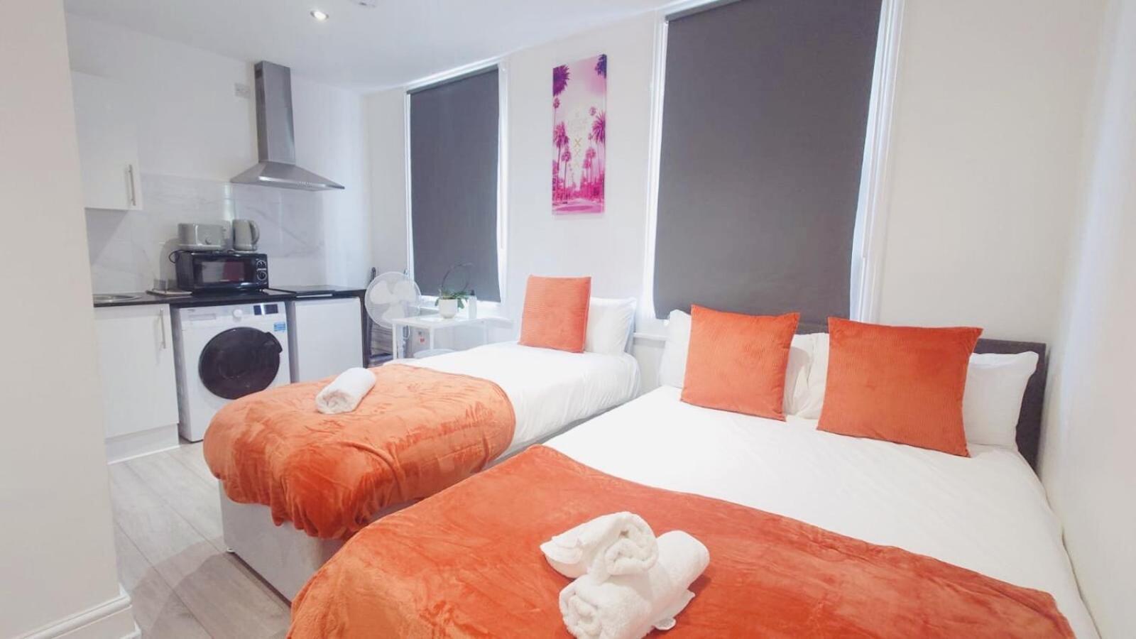 Comfort Camden Studio Apartments Лондон Екстер'єр фото