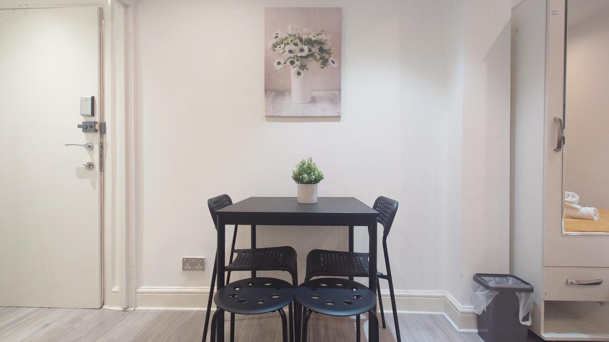 Comfort Camden Studio Apartments Лондон Екстер'єр фото